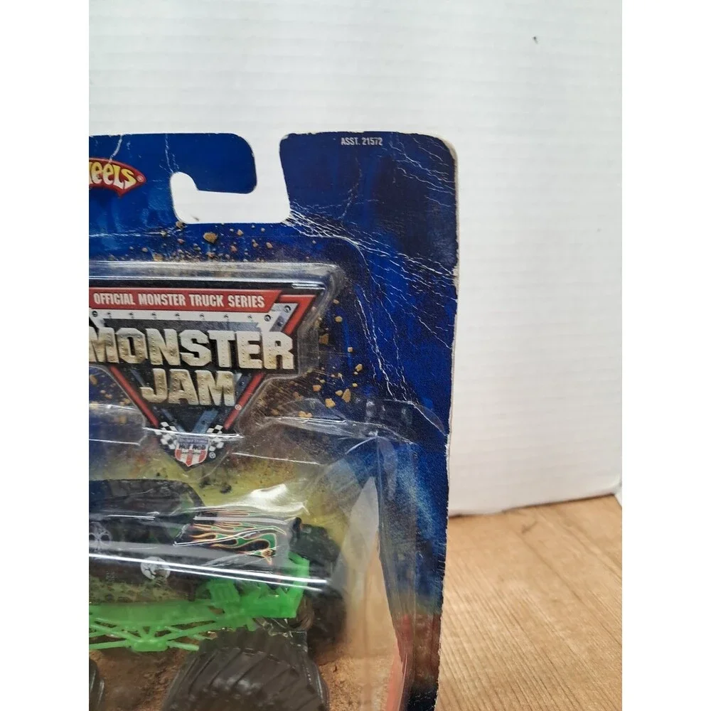 Hot Wheels Monster Jam Grave Digger 2005 #1 NIB, Bad Card.